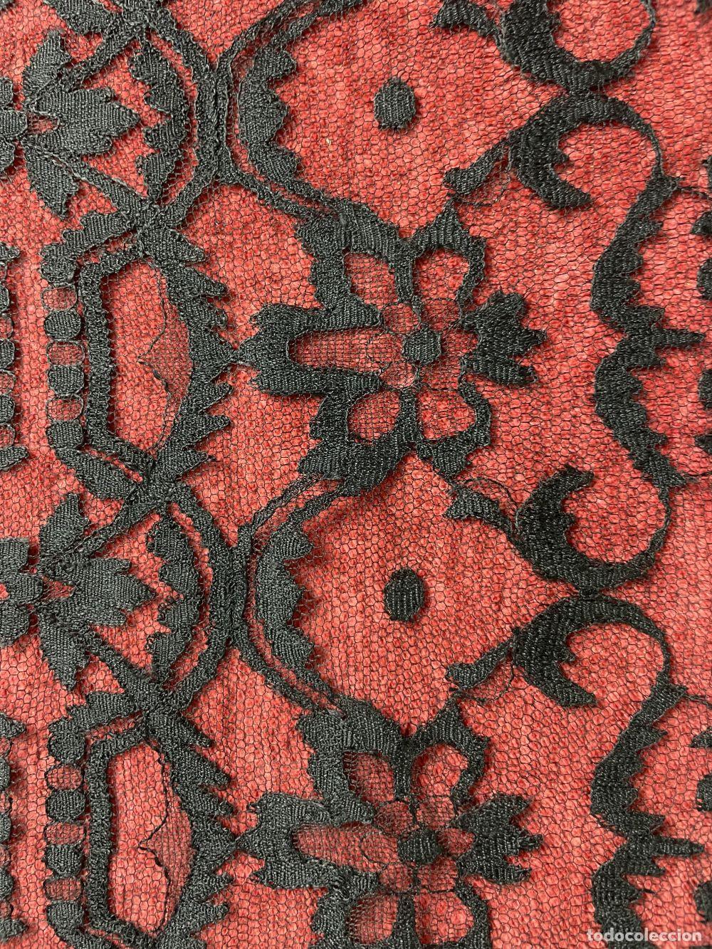 Antig&uuml;edades: MANTILLA RECTANGULAR. BORDADA A MANO. ESPA&Ntilde;A. SIGLO XIX - Foto 10