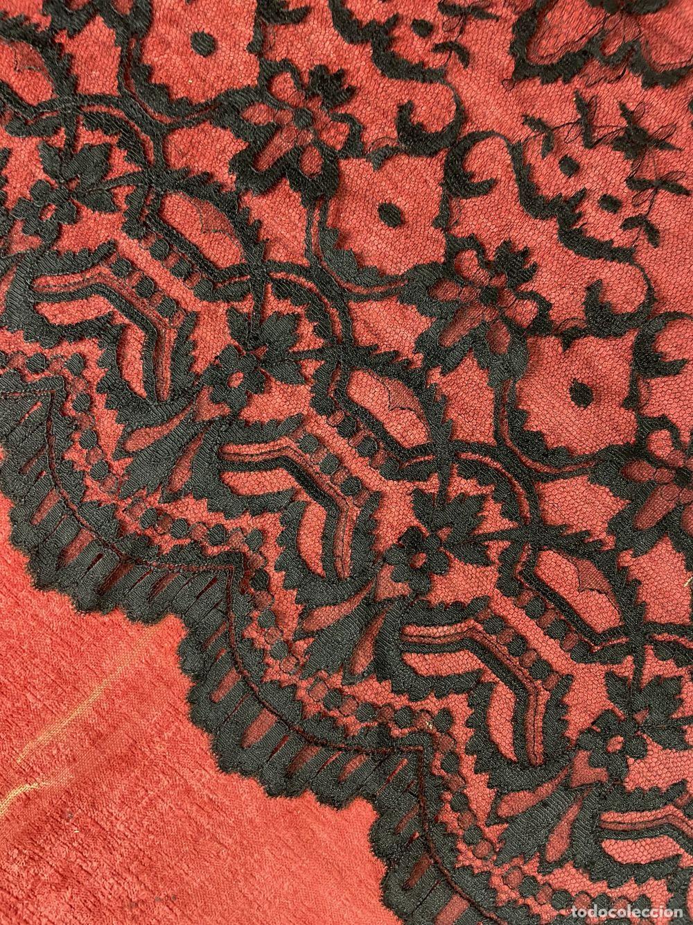 Antig&uuml;edades: MANTILLA RECTANGULAR. BORDADA A MANO. ESPA&Ntilde;A. SIGLO XIX - Foto 17