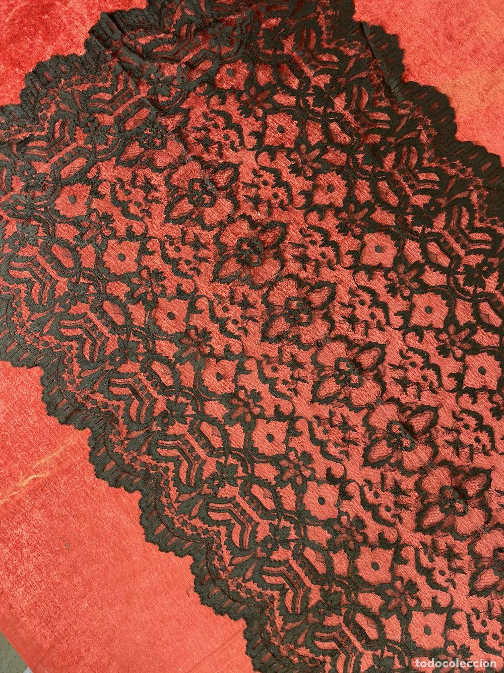 Antig&uuml;edades: MANTILLA RECTANGULAR. BORDADA A MANO. ESPA&Ntilde;A. SIGLO XIX - Foto 18