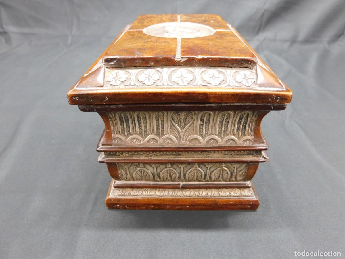 Antig&uuml;edades: Caja Madera y Plata - Foto 6