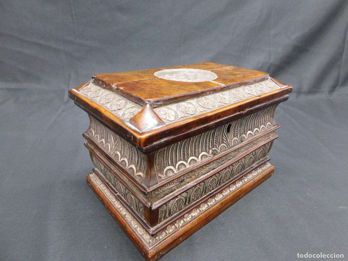 Antig&uuml;edades: Caja Madera y Plata - Foto 8
