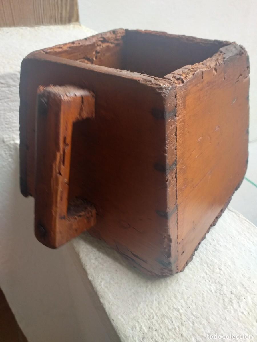 Antig&uuml;edades: Almud. Antigua medida de grano. - Foto 3
