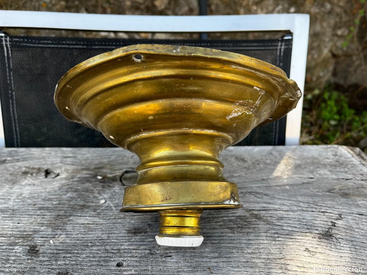Antig&uuml;edades: Plaf&oacute;n de bronce antiguo para l&aacute;mpara de techo. - Foto 3