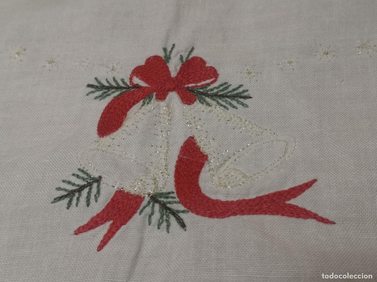 Antig&uuml;edades: MANTEL NAVIDAD BORDADO - Foto 3