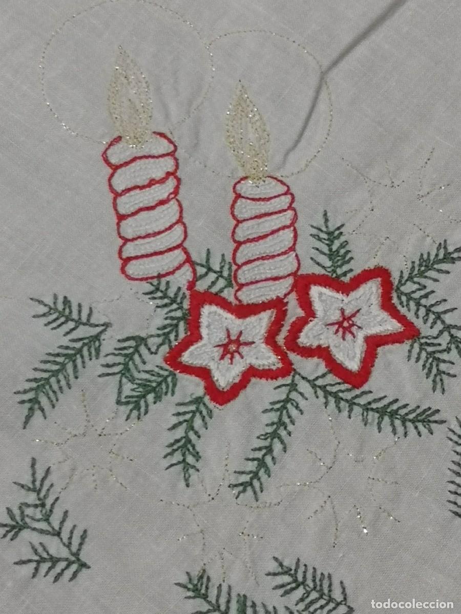 Antig&uuml;edades: MANTEL NAVIDAD BORDADO VELAS - Foto 5