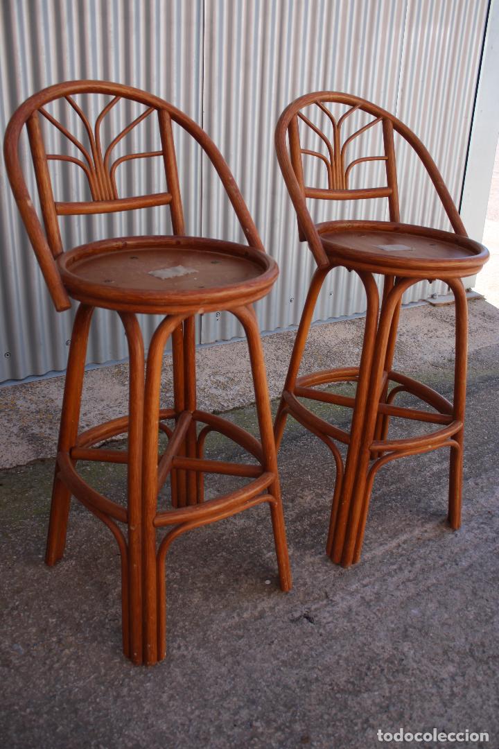 Antig&uuml;edades: 2 Taburetes de bar de mimbre vintage, - Foto 3