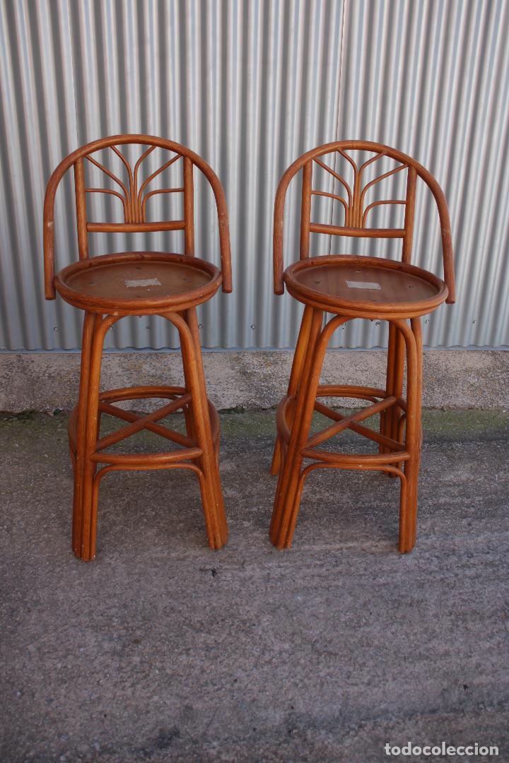 Antig&uuml;edades: 2 Taburetes de bar de mimbre vintage, - Foto 6