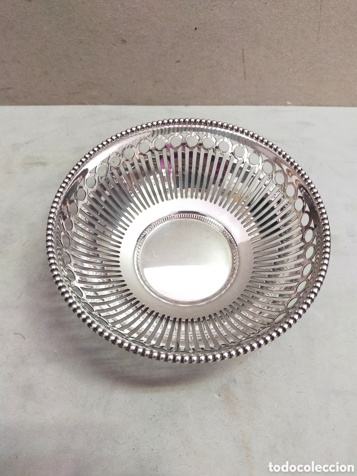 Antig&uuml;edades: RECIPIENTE EN METAL PLATEADO. - Foto 2