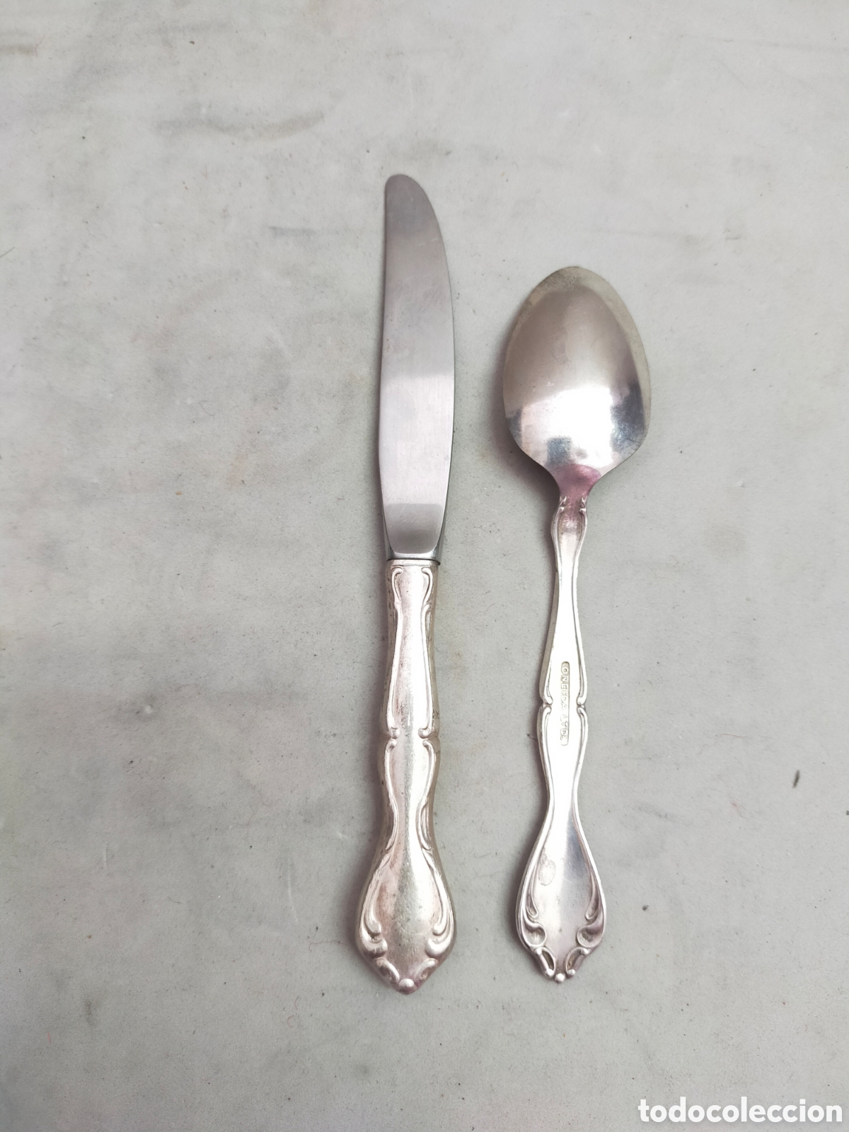Antig&uuml;edades: CUBIERTOS, CUCHILLO Y CUCHARA ONEIDA. - Foto 2