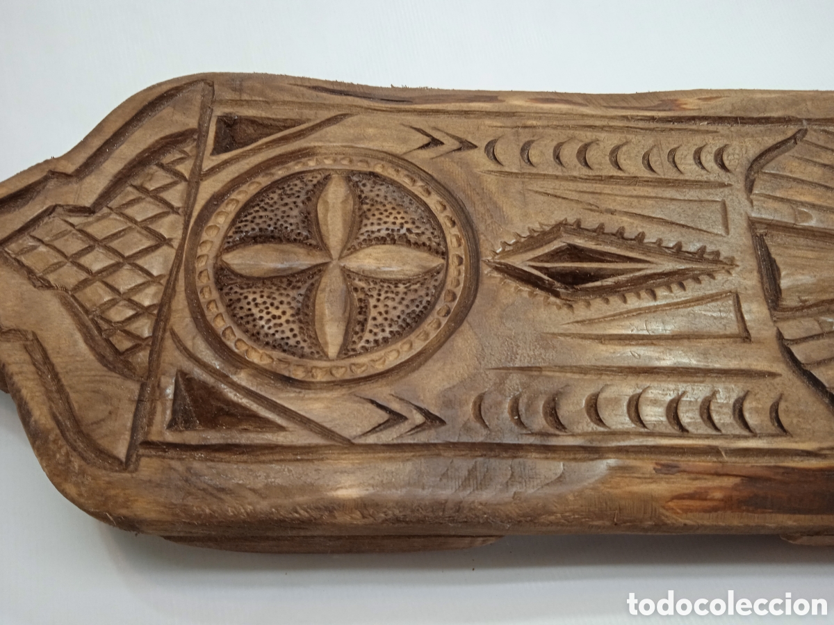 Antig&uuml;edades: Tabla de cocina tallada. - Foto 4