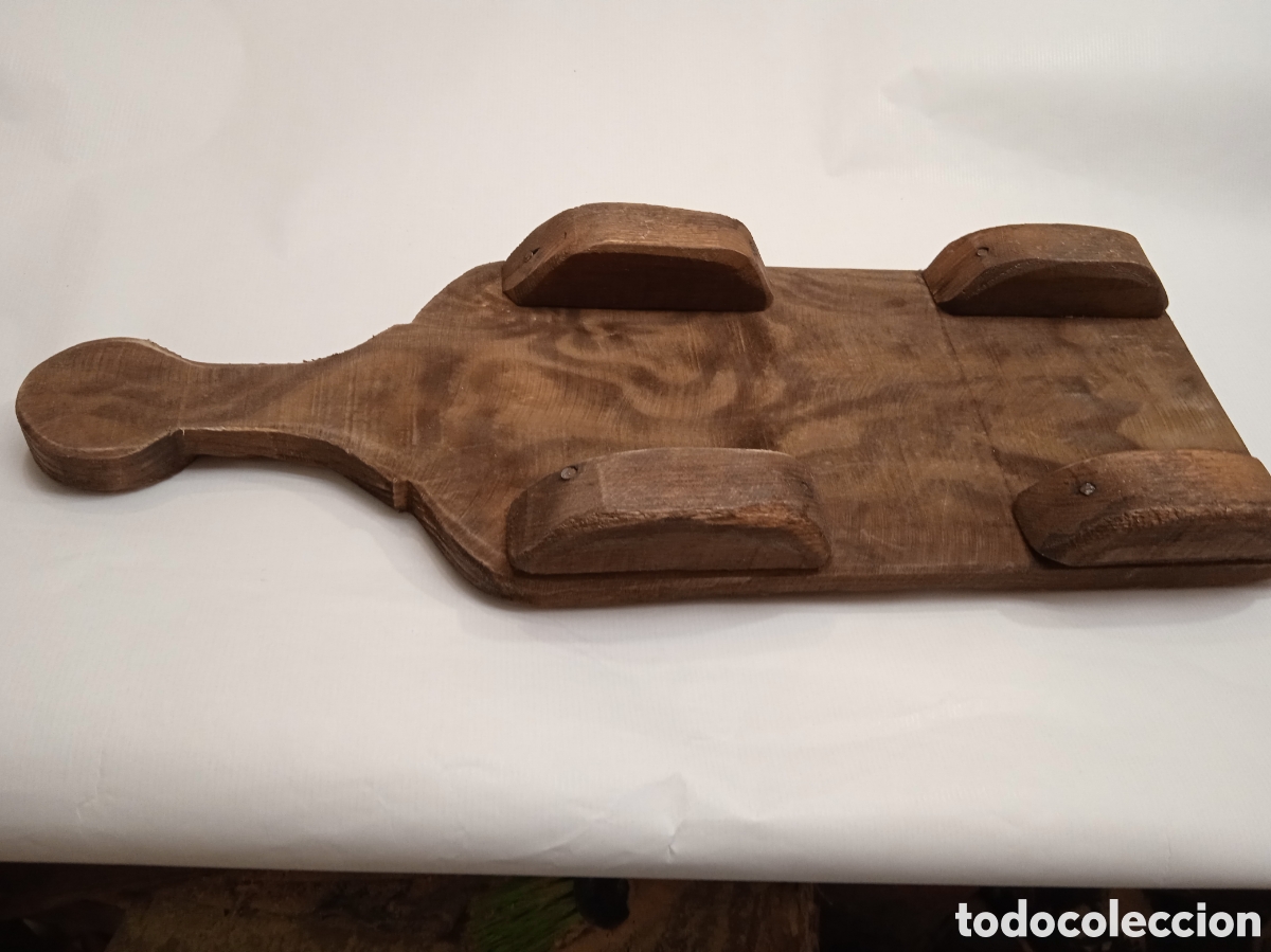 Antig&uuml;edades: Tabla de cocina tallada. - Foto 9