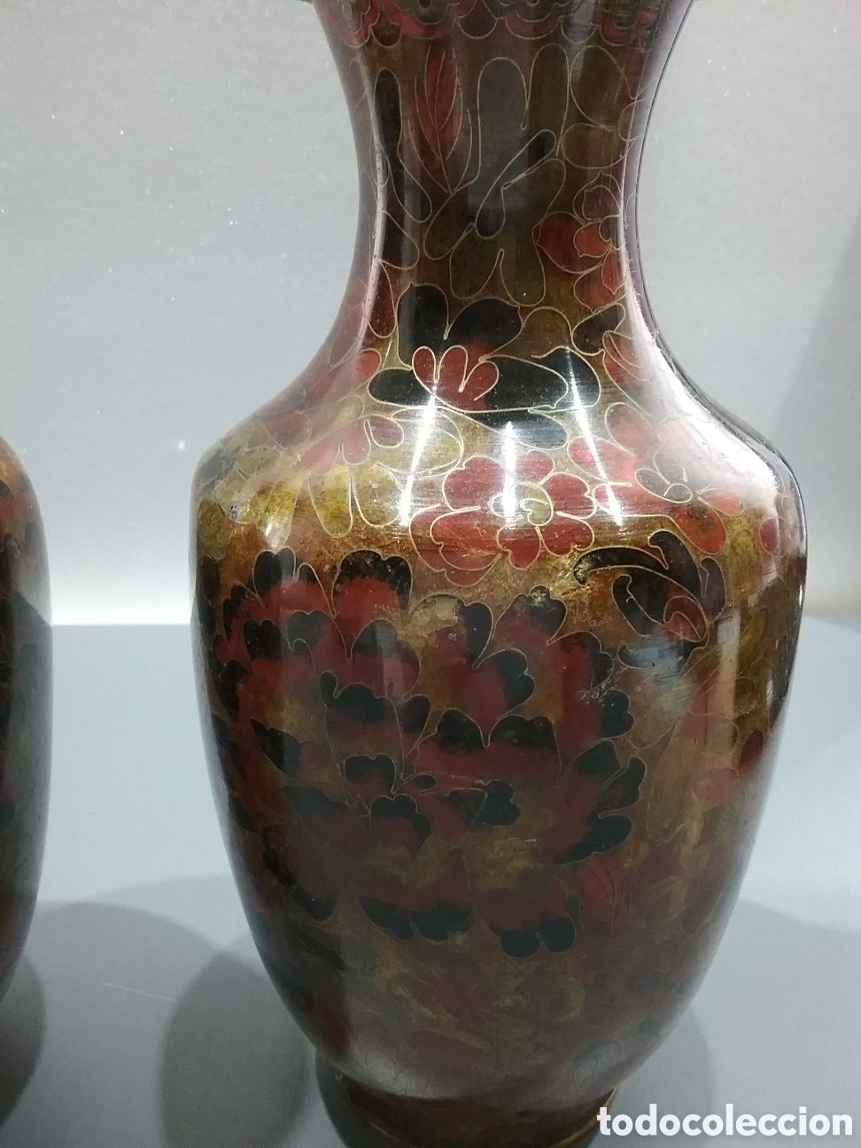 Antig&uuml;edades: Pareja de jarrones chinos en Cloisonne. Jingfa. - Foto 5