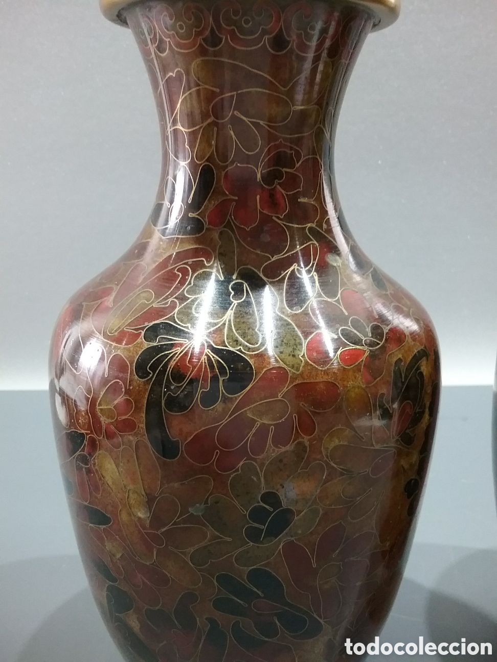 Antig&uuml;edades: Pareja de jarrones chinos en Cloisonne. Jingfa. - Foto 6