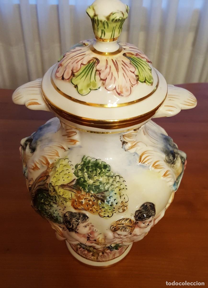 Antig&uuml;edades: Jarr&oacute;n-Florero Capodimonte con tapa y asas - Foto 5