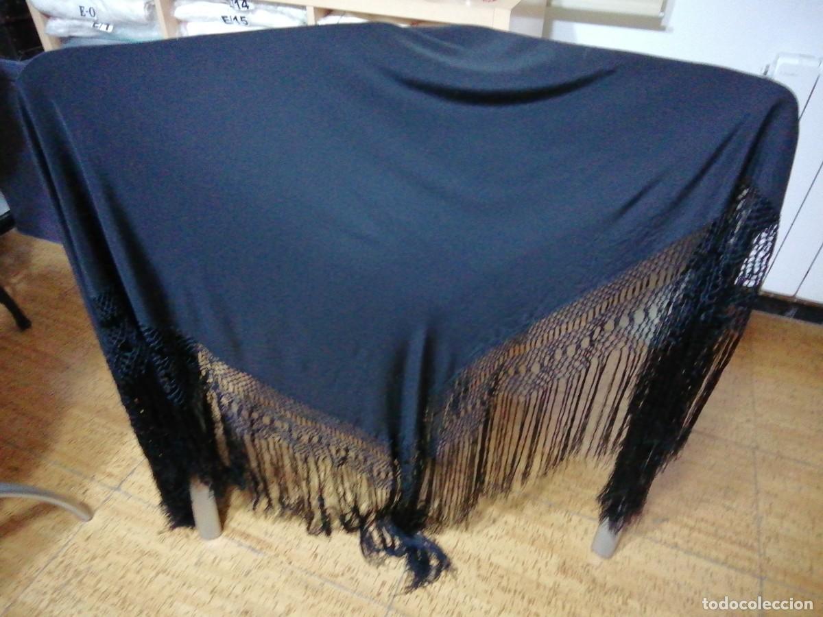 Antig&uuml;edades: *MANTON DE CRESPON NEGRO. 2 M. (Rf:305/e) - Foto 1