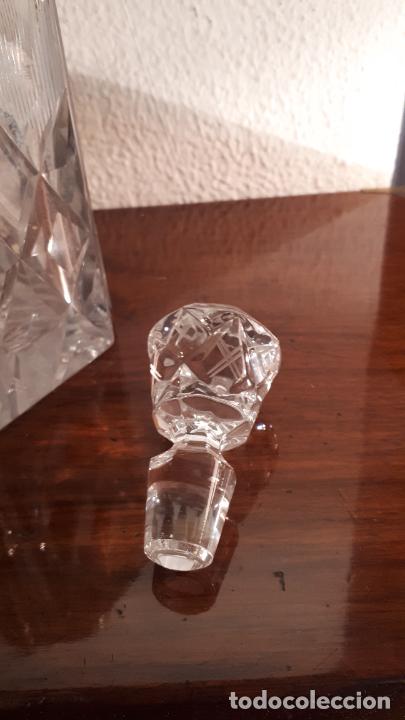 Antig&uuml;edades: Licorera de cristal y plata - Foto 3