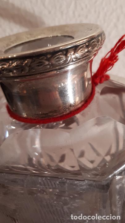 Antig&uuml;edades: Licorera de cristal y plata - Foto 5