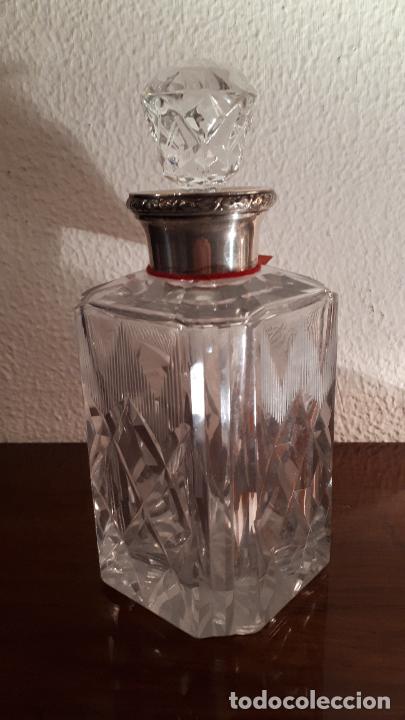 Antig&uuml;edades: Licorera de cristal y plata - Foto 1