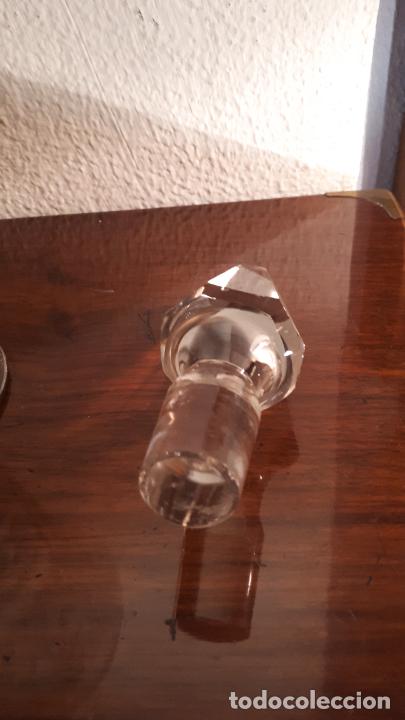 Antig&uuml;edades: Licorera de cristal siglo XIX - Foto 3