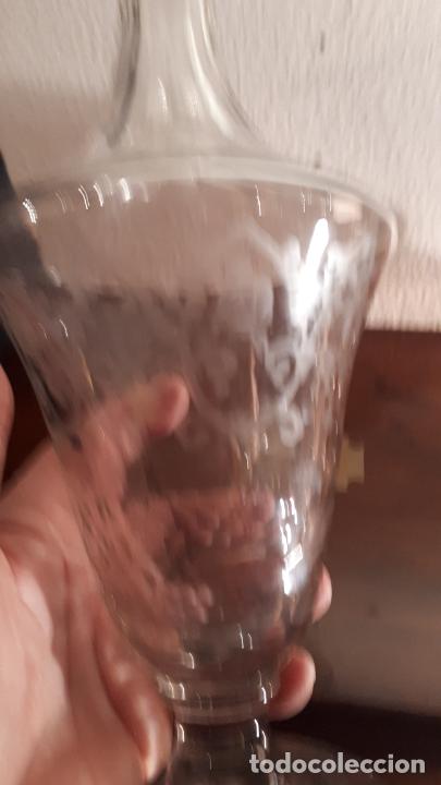 Antig&uuml;edades: Licorera de cristal siglo XIX - Foto 6
