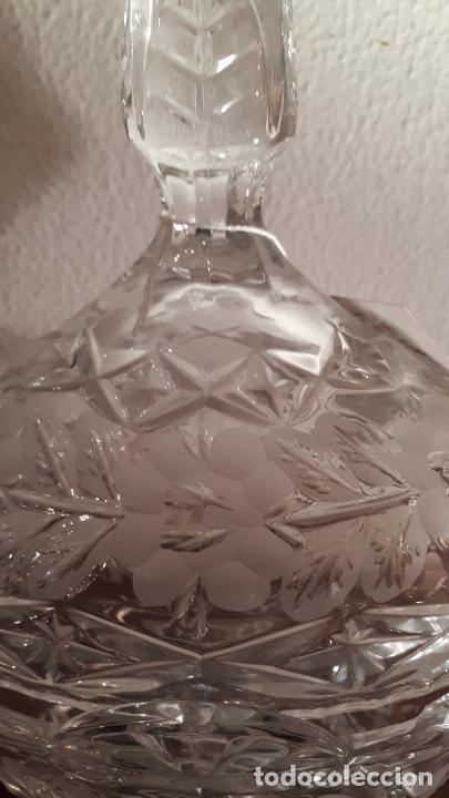 Antig&uuml;edades: Bombonera de cristal tallado - Foto 2