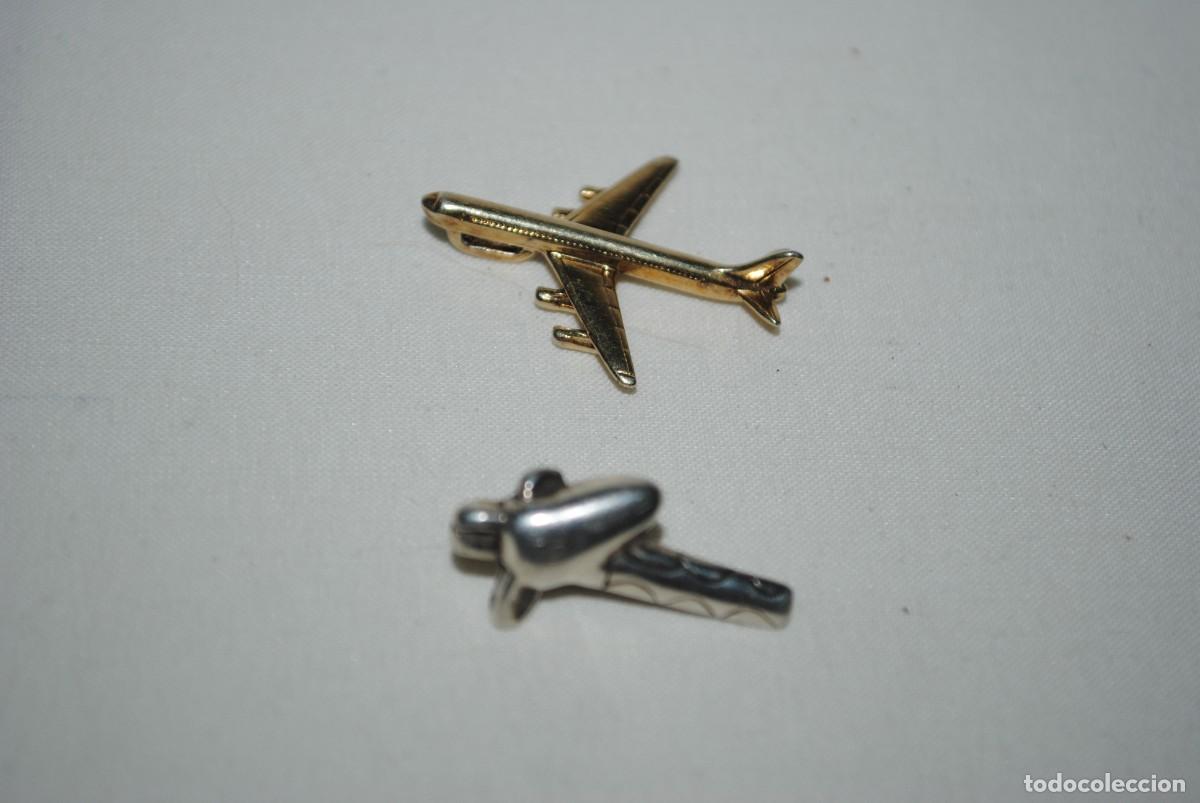 Antig&uuml;edades: LOTE DE DOS COLGANTES DE PLATA . - Foto 3