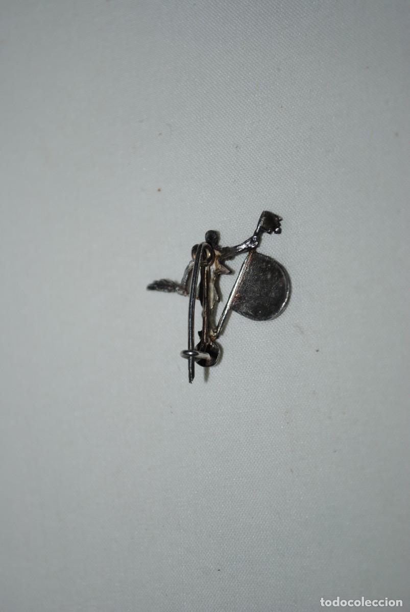 Antig&uuml;edades: BROCHE DE PLATA , EN FORMA DE GIRALDILLO - Foto 3