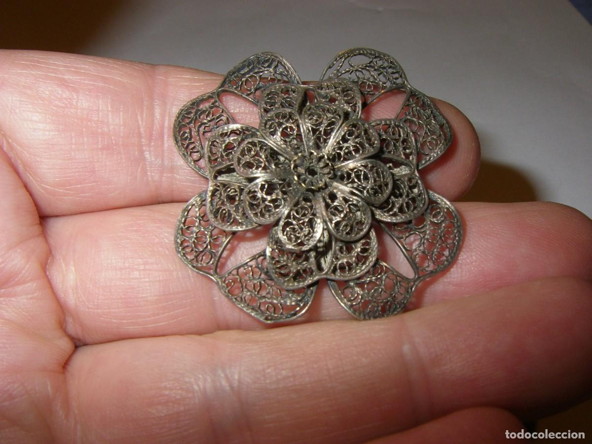 Antig&uuml;edades: Antiguo broche, flor de filigrana de plata. - Foto 3