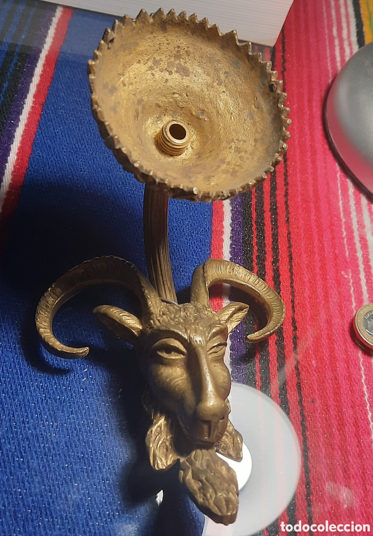 Antig&uuml;edades: Aplique sin tulipa de carnero - Foto 1
