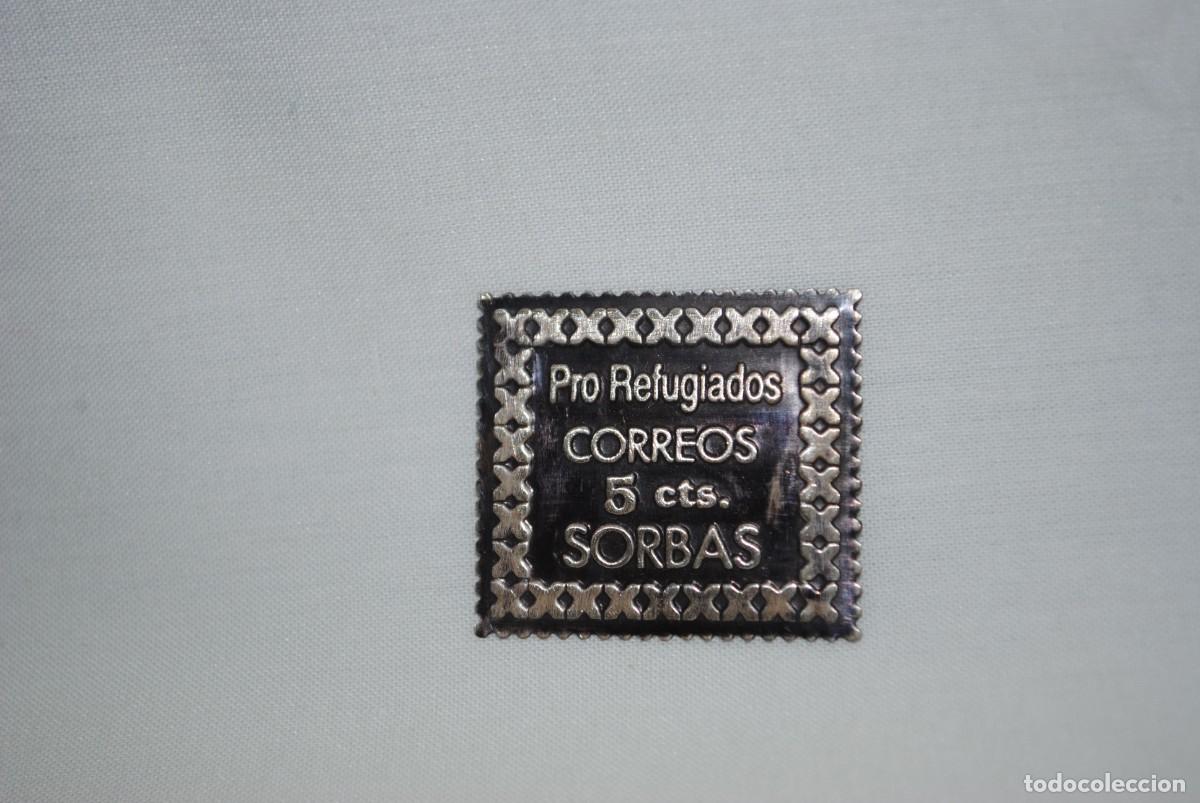 Antig&uuml;edades: SELLO DE AYUDA PRO REFUGIADO DE PLATA . - Foto 1