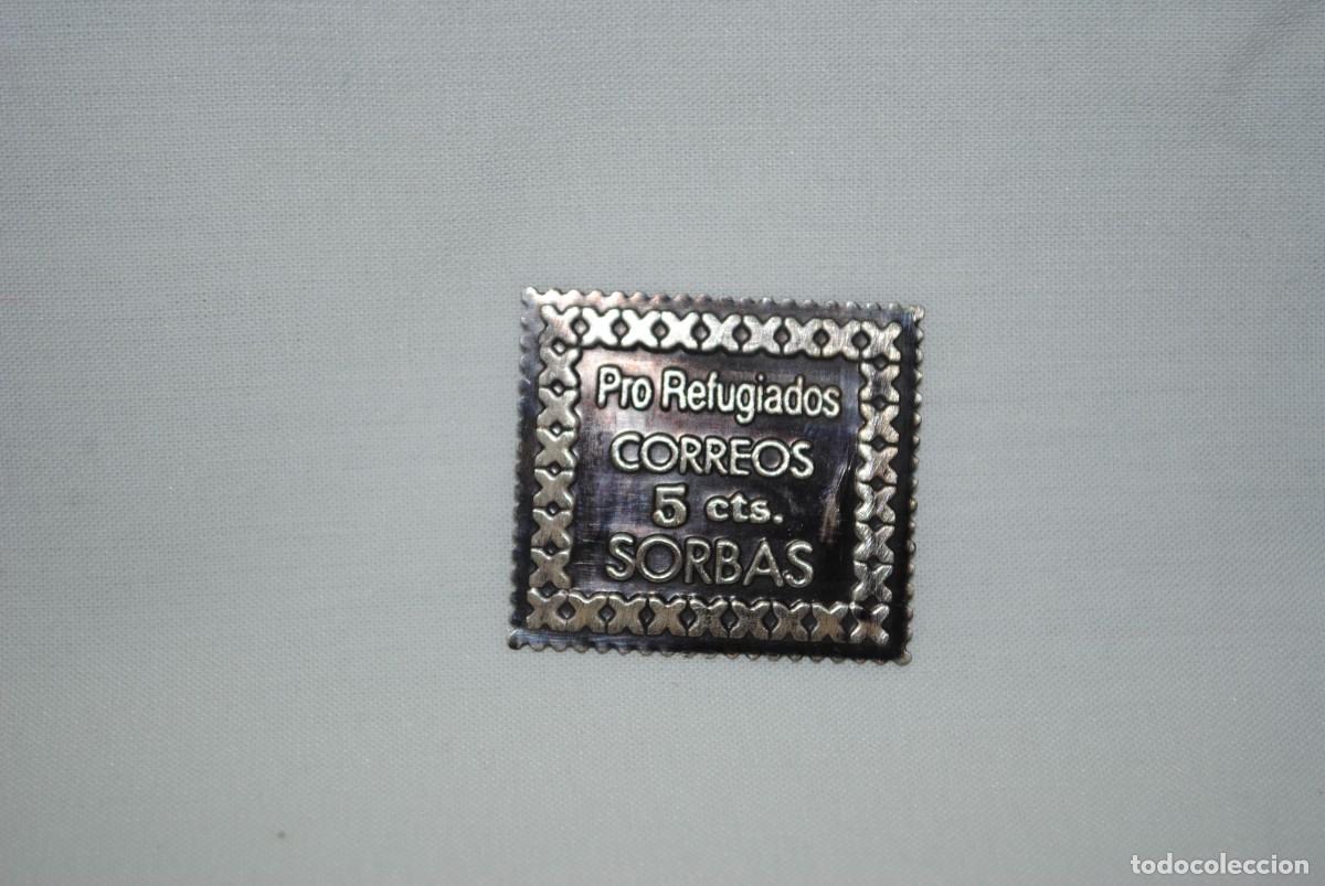 Antig&uuml;edades: SELLO DE AYUDA PRO REFUGIADO DE PLATA . - Foto 2