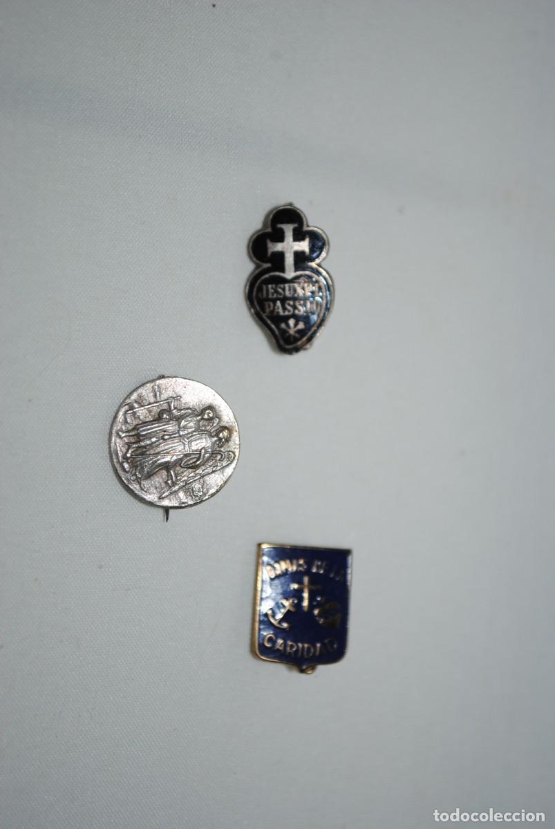 Antig&uuml;edades: INSIGNIAS RELIGIOSAS , EL ANGEL DE LA GUARDA . - Foto 2