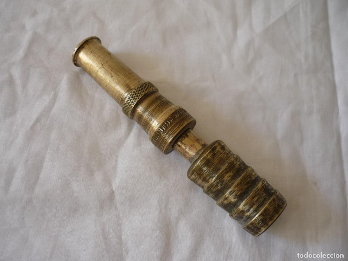 Antig&uuml;edades: Boca de manguera regulable de bronce - Foto 2