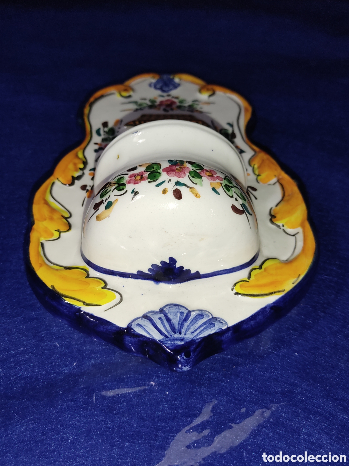 Antig&uuml;edades: Benditera de cer&aacute;mica de Talavera. - Foto 5