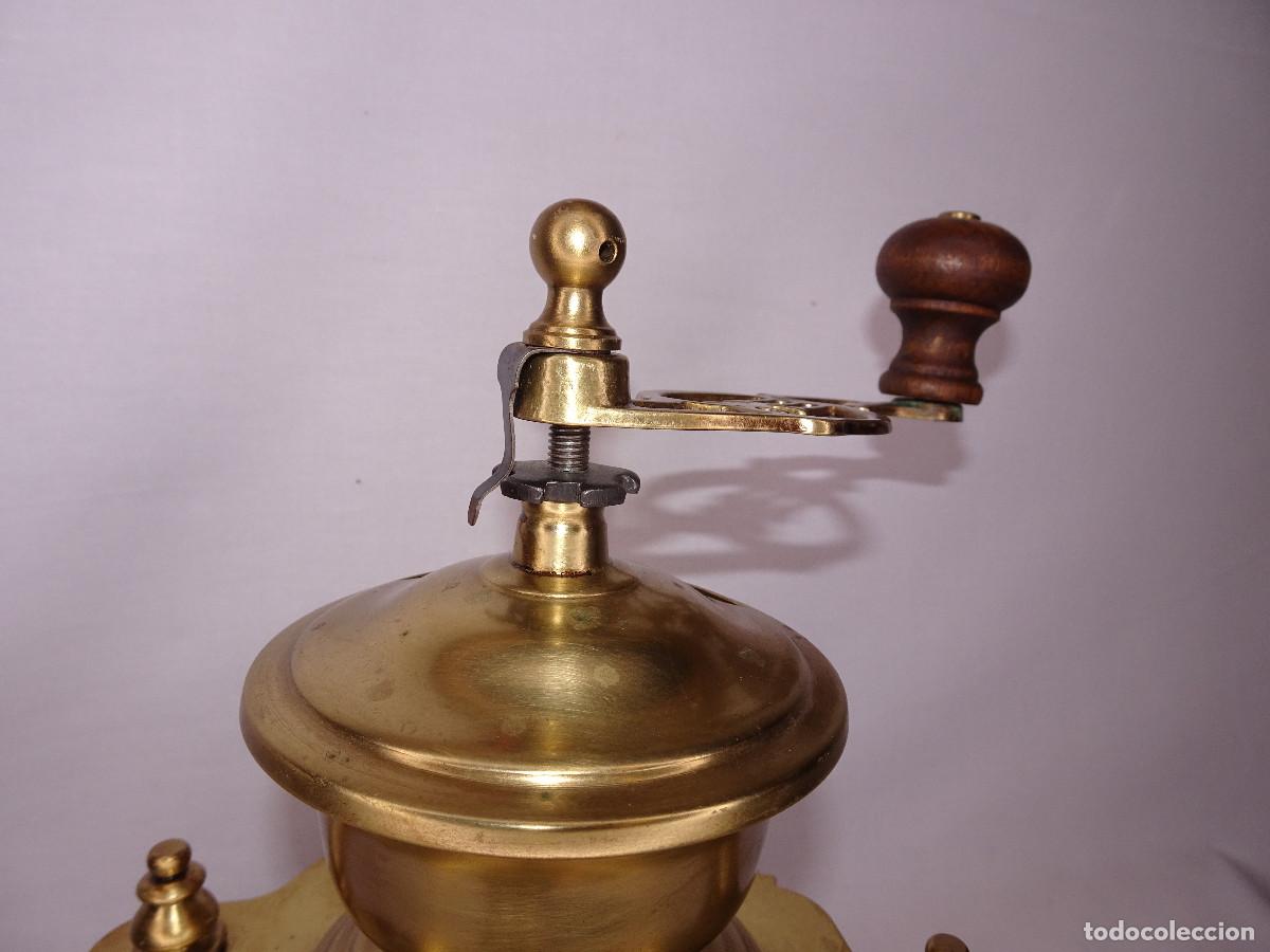 Antig&uuml;edades: Molinillo para moler cafe de bronce - Foto 7