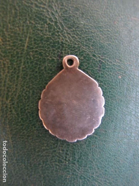Antig&uuml;edades: 40- Medalla de plata Virgen de Loreto. Laureada - Foto 2