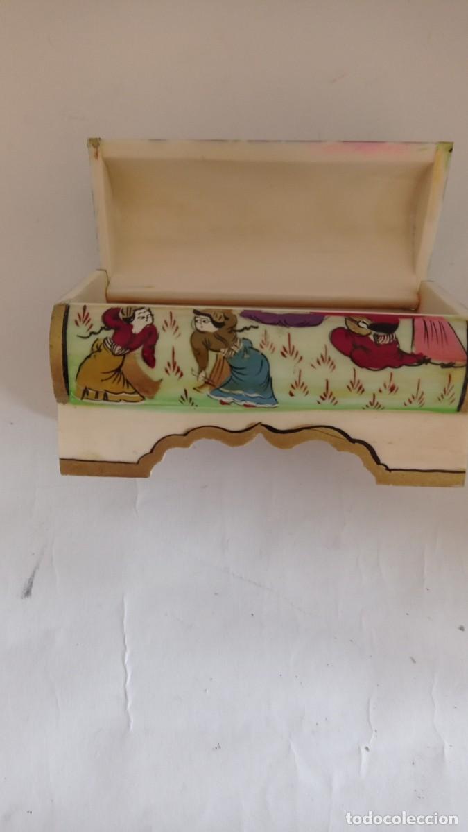 Antig&uuml;edades: Caja turca de hueso - Foto 4