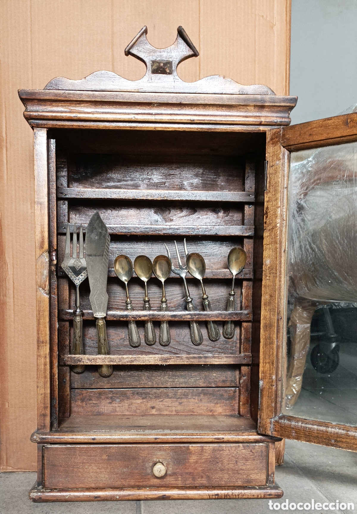 Antig&uuml;edades: Armario antiguo para cubiertos - Foto 2