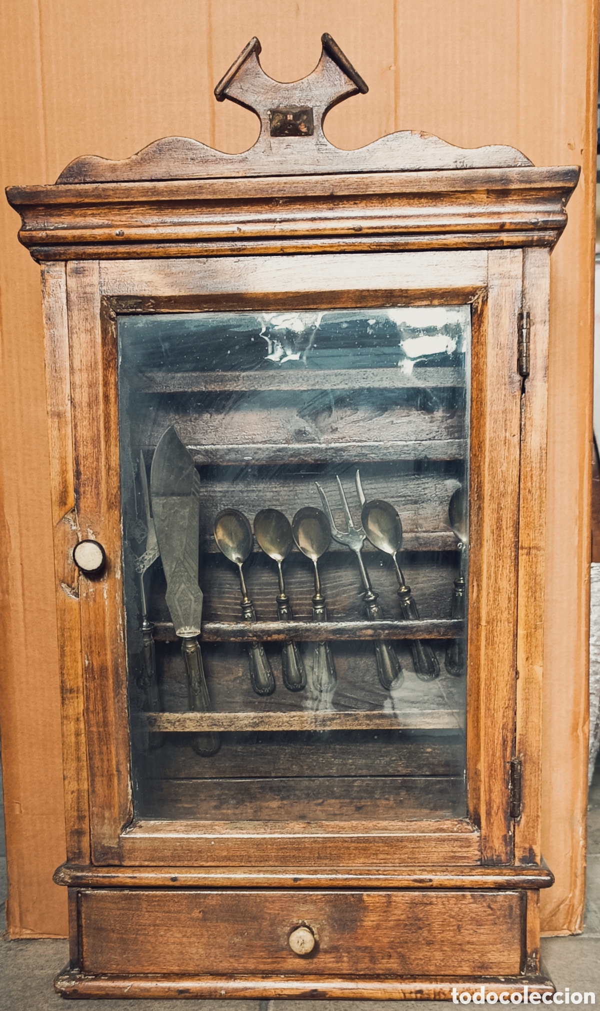 Antig&uuml;edades: Armario antiguo para cubiertos - Foto 1