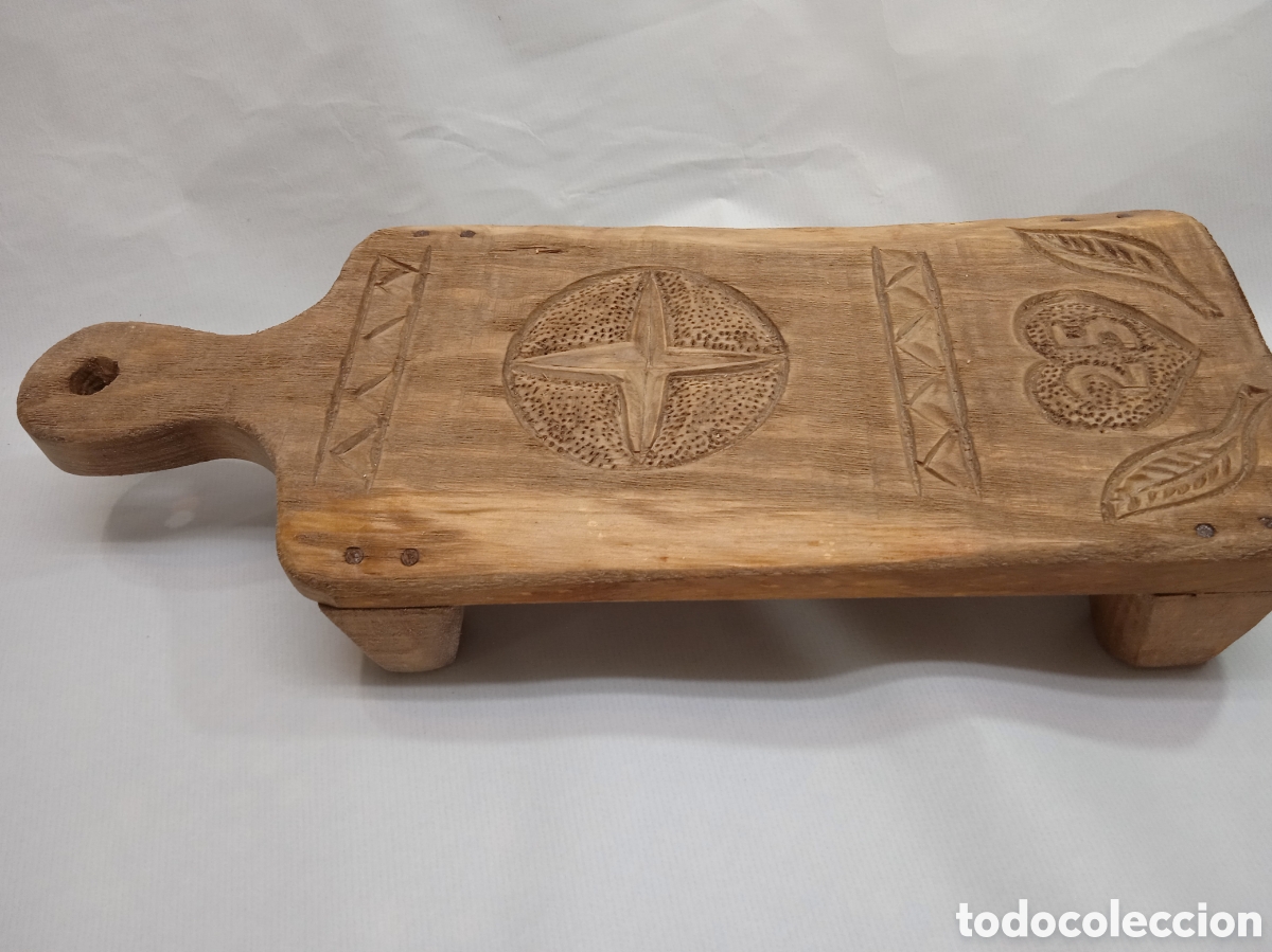 Antig&uuml;edades: Tabla de cocina tallada - Foto 2