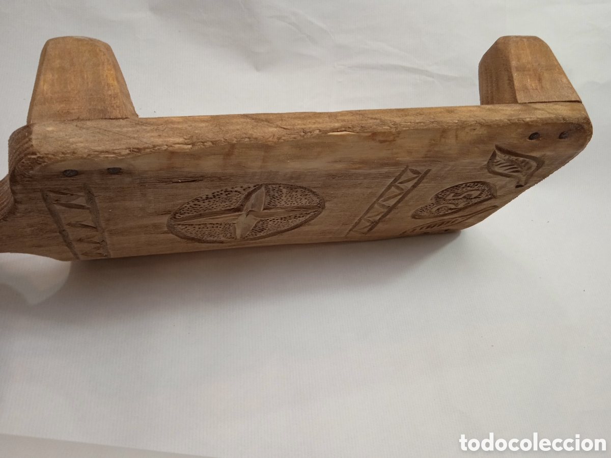 Antig&uuml;edades: Tabla de cocina tallada - Foto 11