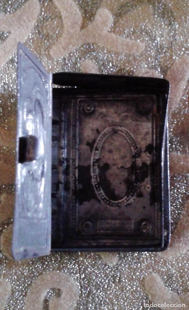 Antig&uuml;edades: RELICARIO EN FORMA DE LIBRO - Foto 2