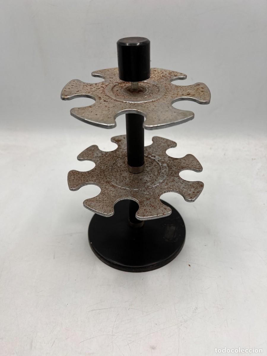 Antig&uuml;edades: SOPORTE PARA TAMP&Oacute;N / PORTASELLOS. MEDIDAS APROX.: 21.5 CM ALTO X 11.5 CM DI&Aacute;METRO. VER FOTOS