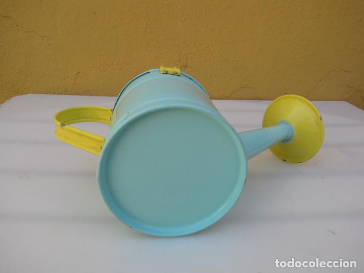 Antig&uuml;edades: 49- regadera de chapa esmaltada turquesa - Foto 3