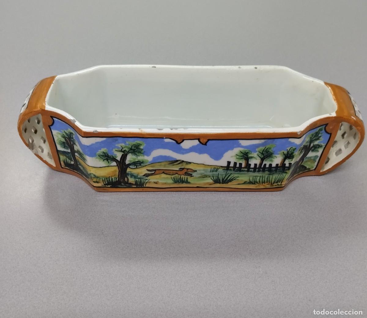 Antig&uuml;edades: Macetero de cer&aacute;mica de Talavera S. XIX - Foto 1