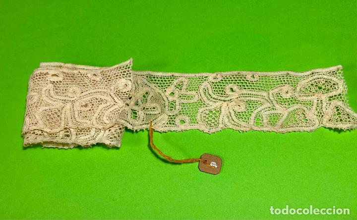 Antig&uuml;edades: 110-Puntilla encaje. Con marchamo. . - Foto 1
