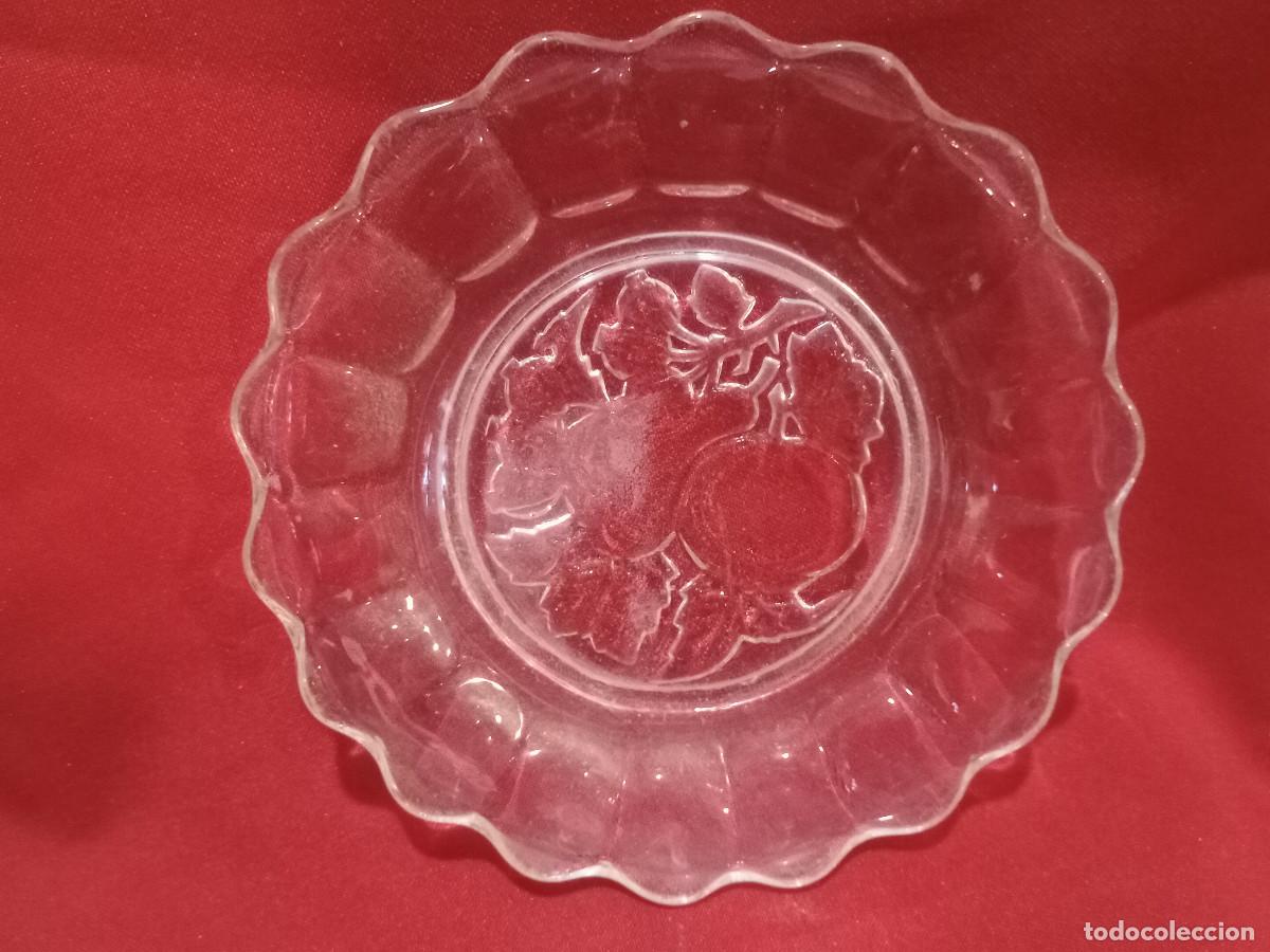 Antig&uuml;edades: peque&ntilde;o plato de cristal - Foto 1