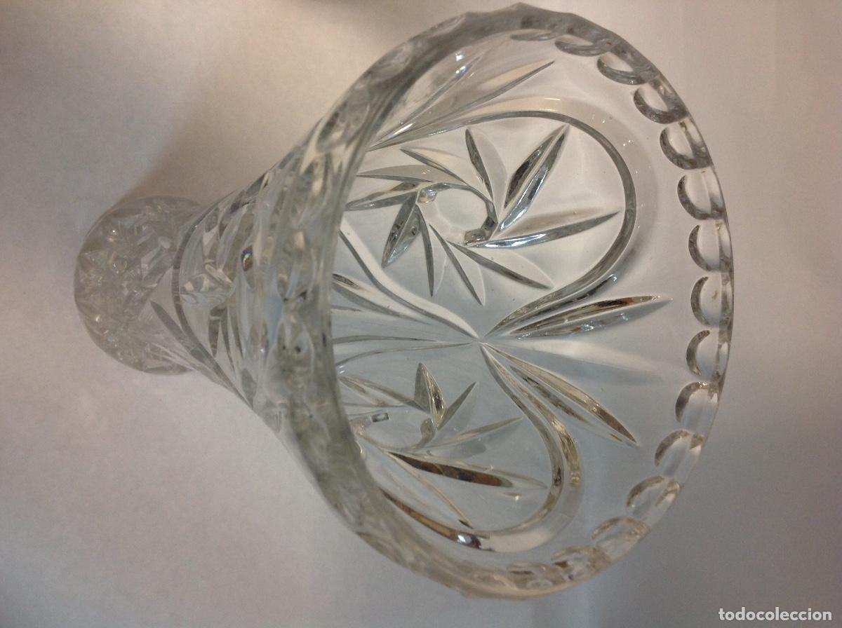 Antig&uuml;edades: Jarr&oacute;n de cristal moldado - Foto 2