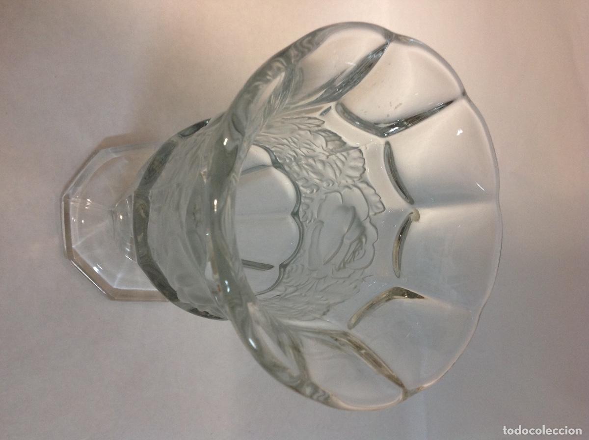 Antig&uuml;edades: Jarr&oacute;n de cristal moldado - Foto 3