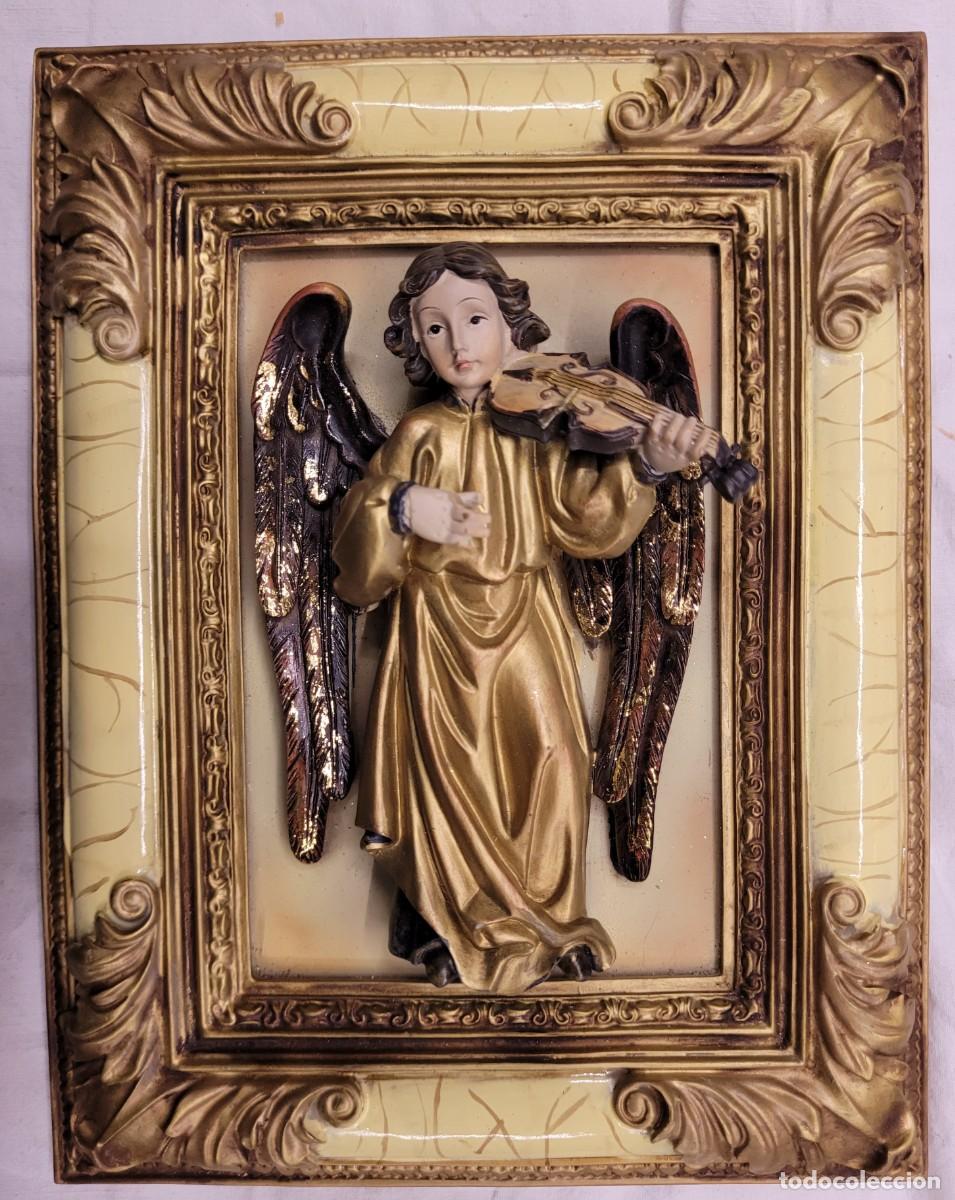 Antig&uuml;edades: ANT&Iacute;GUO CUADRO EN RELIEVE DE &Aacute;NGEL TOCANDO EL VIOL&Iacute;N - Foto 1